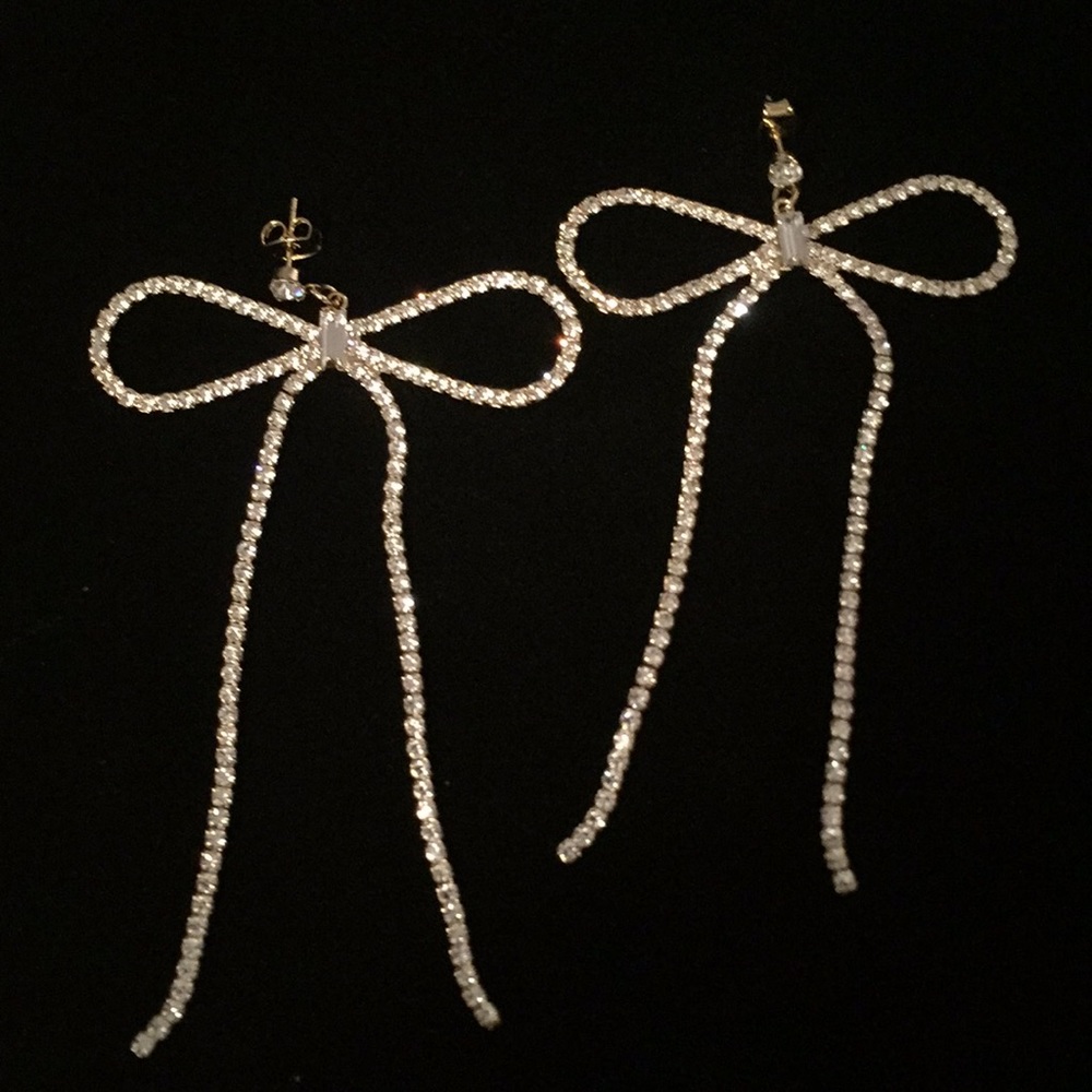 BEAUTIFUL CRYSTAL BOW EARRINGS